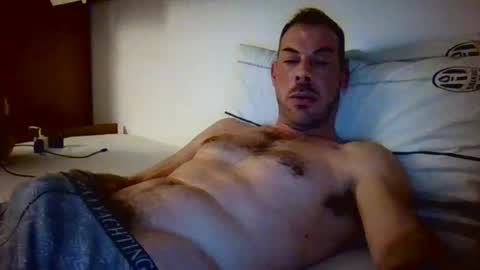 Snapshot of slevin1983 chatting on January 29, 9:50 pm slevin online show from January 29, 9:50 pm