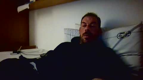 Snapshot of slevin1983 chatting on December 14, 4:42 pm slevin online show from December 14, 4:42 pm