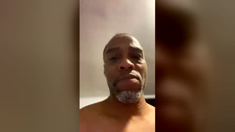 slim975 online show from March 5, 11:28 am