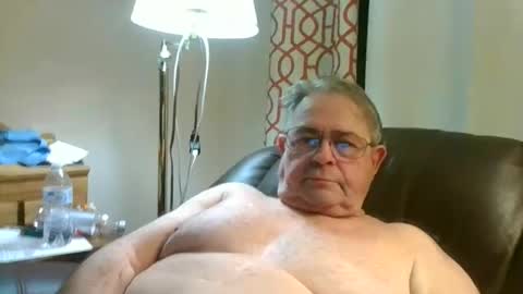 slippery_duck online show from February 3, 12:10 pm