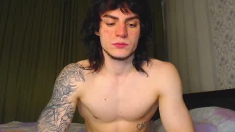 Gus online show from December 1, 3:59 pm