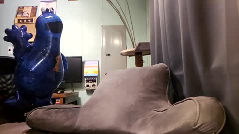 Snackyyyy online show from March 7, 2:53 am