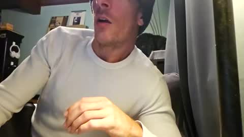 Snackyyyy online show from April 28, 2:06 am