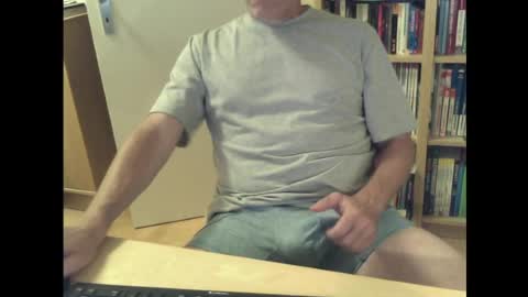 sneaxfreund online show from June 2, 10:00 pm