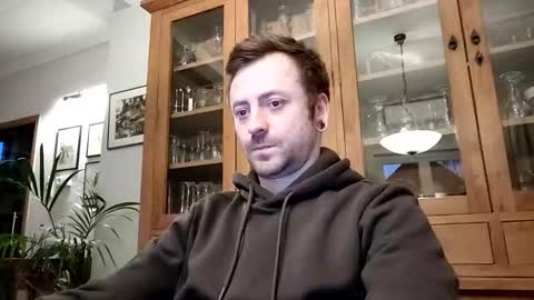 snoecks online show from March 19, 6:22 pm