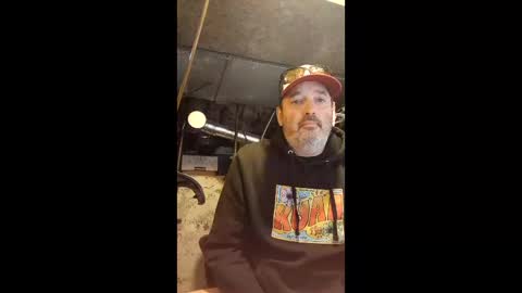 watchmecum online show from April 16, 10:45 pm