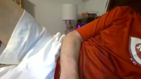 Snapshot of sosofaggot chatting on December 9, 8:33 am sosofaggot online show from December 9, 8:33 am