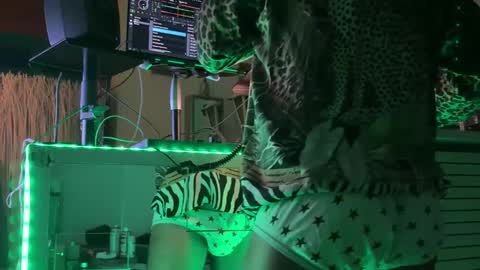 Snapshot of soulntribe chatting on January 20, 12:04 am Litchie69 online show from January 20, 12:04 am