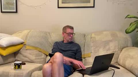 Snapshot of spaceman_fun chatting on October 26, 7:38 pm spaceman_fun online show from October 26, 7:38 pm