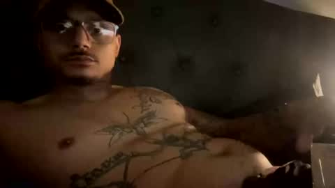 spicypapi9411 online show from July 18, 11:21 pm