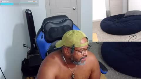 Snapshot of splenda_daddy_50 chatting on October 23, 8:45 pm Blaque Jaystone online show from October 23, 8:45 pm