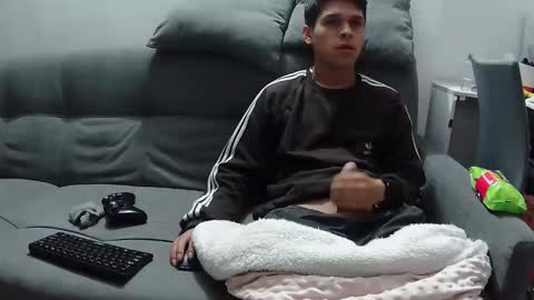 Snapshot of steban_jyj chatting on October 4, 9:14 am Katalleya and Steban online show from October 4, 9:14 am