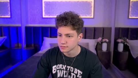 Esrefan online show from February 15, 7:33 pm