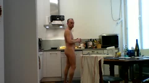 Snapshot of stephdusud30 chatting on December 23, 10:32 am stephane online show from December 23, 10:32 am