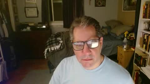 stephenhal9 online show from April 3, 3:58 am