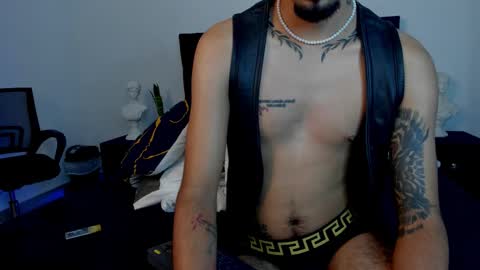 StephenRogue online show from November 16, 3:52 am