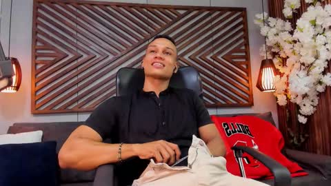    online show from February 5, 11:12 pm