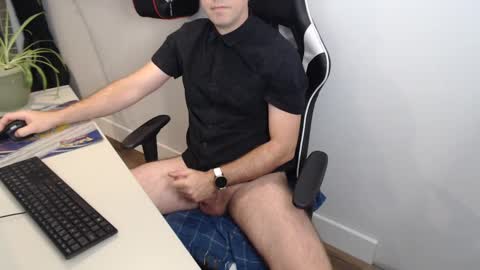 Snapshot of steve_oo8 chatting on December 19, 4:13 pm steve_oo8 online show from December 19, 4:13 pm