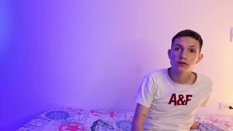 Snapshot of stevenweb chatting on October 8, 11:53 pm stevenweb online show from October 8, 11:53 pm