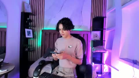 Sthepano  online show from June 2, 3:51 am