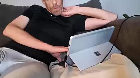 stickymouse45 online show from October 12, 8:41 am