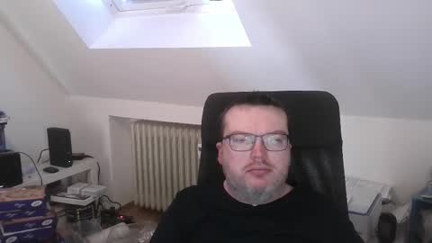 Oliver online show from April 6, 6:03 am