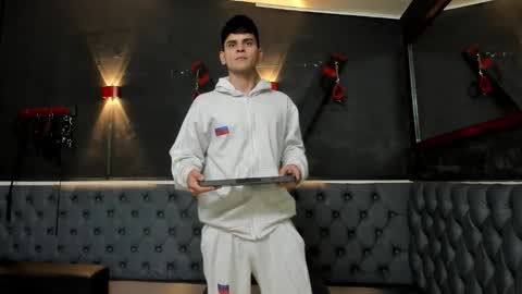 friends online show from December 17, 5:58 am