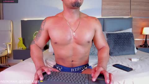 Snapshot of stone_lee_ chatting on January 19, 8:07 am Stone Lee  online show from January 19, 8:07 am