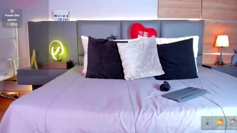 Snapshot of stone_lee_ chatting on February 20, 12:36 pm Stone Lee  online show from February 20, 12:36 pm