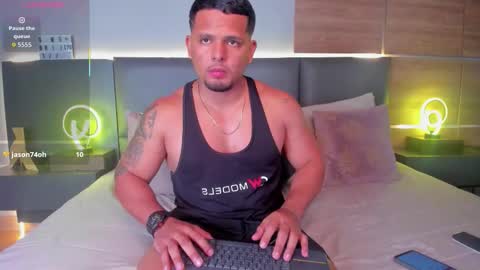 Snapshot of stone_lee_ chatting on September 26, 5:27 am Stone Lee  online show from September 26, 5:27 am