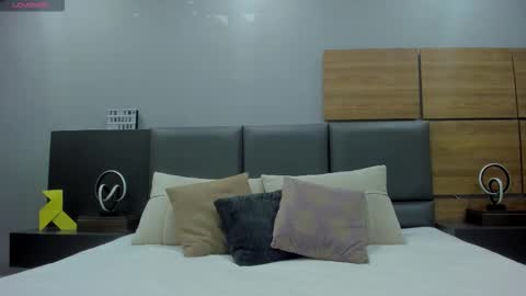 Snapshot of stone_lee_ chatting on October 12, 8:36 pm Stone Lee  online show from October 12, 8:36 pm