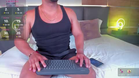 Snapshot of stone_lee_ chatting on September 14, 7:10 am Stone Lee  online show from September 14, 7:10 am
