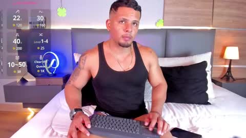 Snapshot of stone_lee_ chatting on March 12, 7:02 am Stone Lee  online show from March 12, 7:02 am