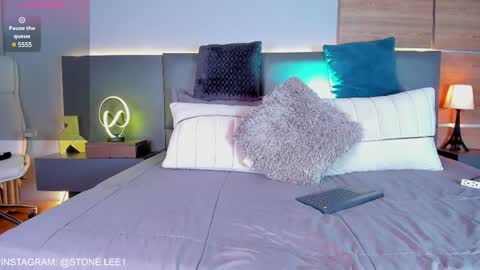 Snapshot of stone_lee_ chatting on December 7, 7:38 am Stone Lee  online show from December 7, 7:38 am