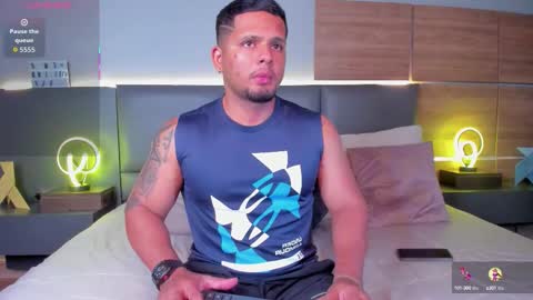 Snapshot of stone_lee_ chatting on September 30, 6:30 am Stone Lee  online show from September 30, 6:30 am
