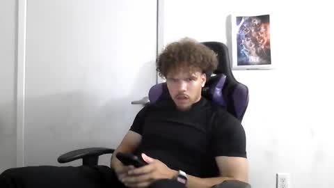 Snapshot of str8dj chatting on September 29, 5:06 am Dj online show from September 29, 5:06 am