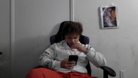 Snapshot of str8dj chatting on September 18, 4:14 am Dj online show from September 18, 4:14 am