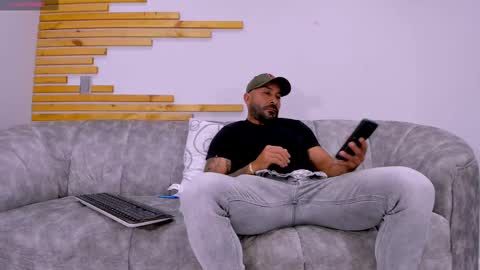 Angel online show from December 13, 1:01 pm