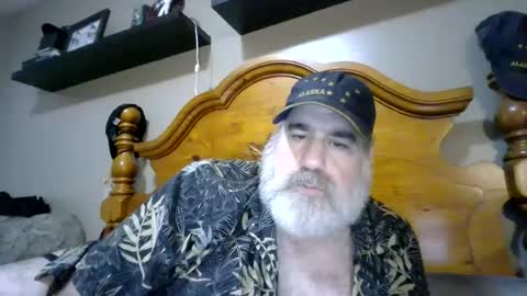 Straightbear4you online show from July 31, 8:14 am