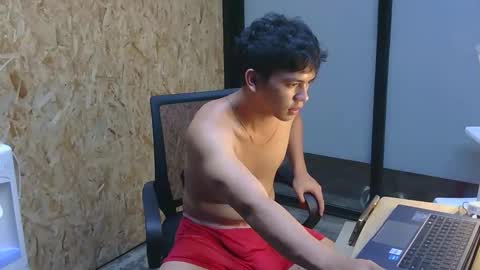 Snapshot of straightguy_asian chatting on October 23, 4:54 pm DODONG online show from October 23, 4:54 pm