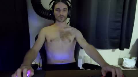 stringgreens777 online show from January 5, 5:27 pm