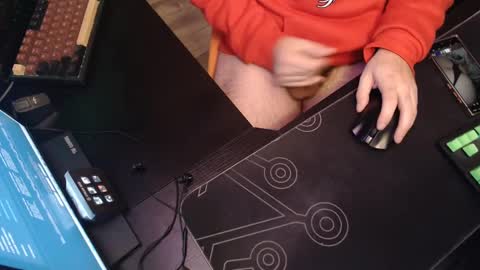 Snapshot of stud69861714 chatting on December 13, 7:04 am stud69861714 online show from December 13, 7:04 am