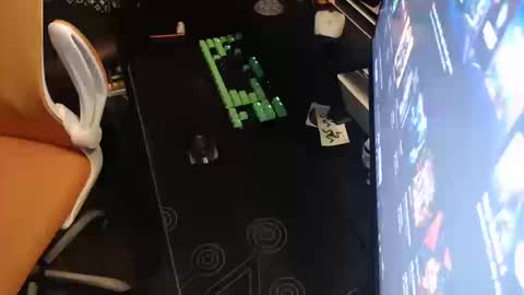 Snapshot of stud69861714 chatting on October 17, 6:39 am stud69861714 online show from October 17, 6:39 am