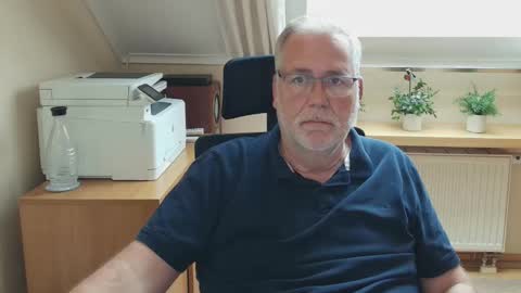 subbear1968 online show from May 12, 1:30 pm