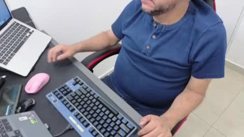 Johnny online show from August 6, 6:58 pm