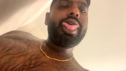 Snapshot of suggnight chatting on September 29, 4:14 pm Let me be your knight that saves you online show from September 29, 4:14 pm