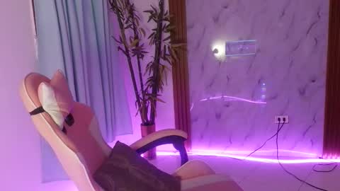 sunnyong online show from April 10, 6:37 pm