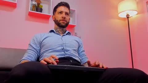 supreme_alpha_ online show from November 24, 7:15 pm