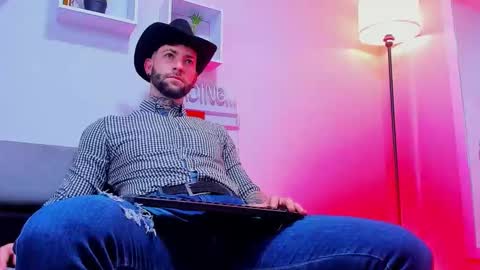 supreme_alpha_ online show from November 18, 6:39 am