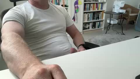 surfstar81 online show from April 22, 9:47 am